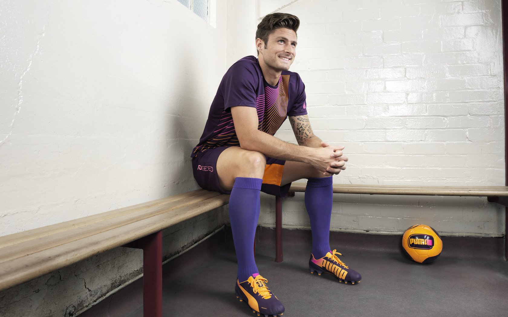 爱游戏品牌策划-红牌成转折点，多特蒙德借势逆转泰山